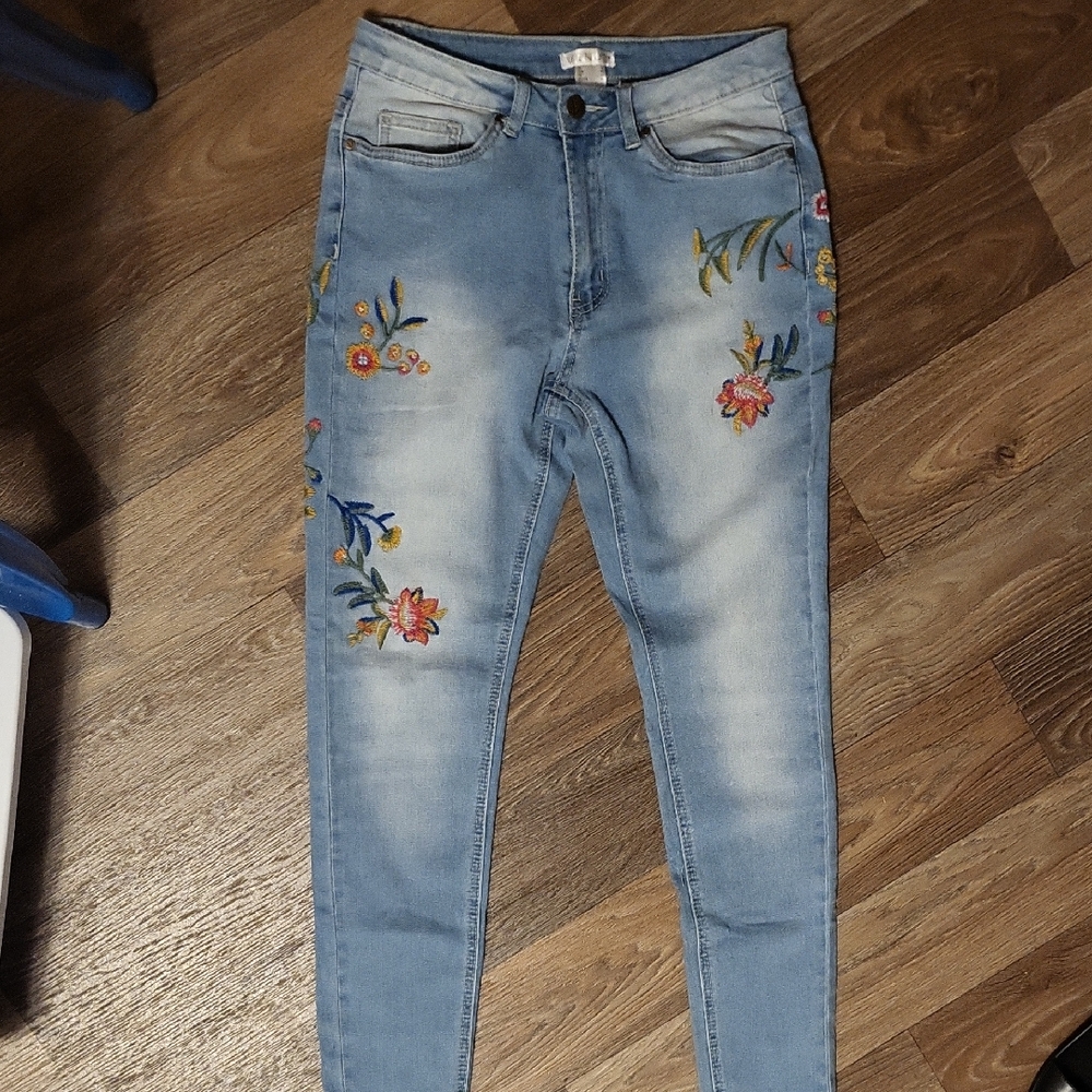 VENUS Light Blue Floral Embroidered Skinny Jeans